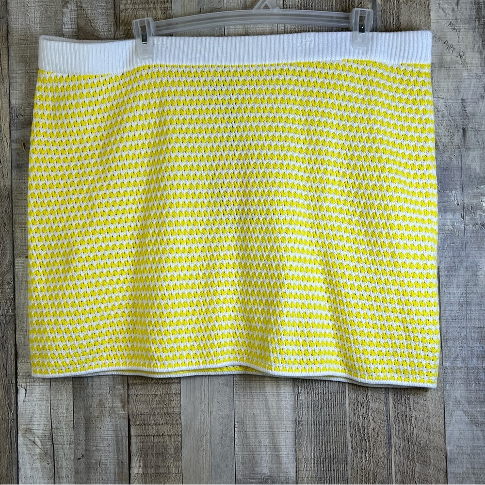 Future Collective Alani Noelle Size 2X Yellow & White Crochet Style Knit…